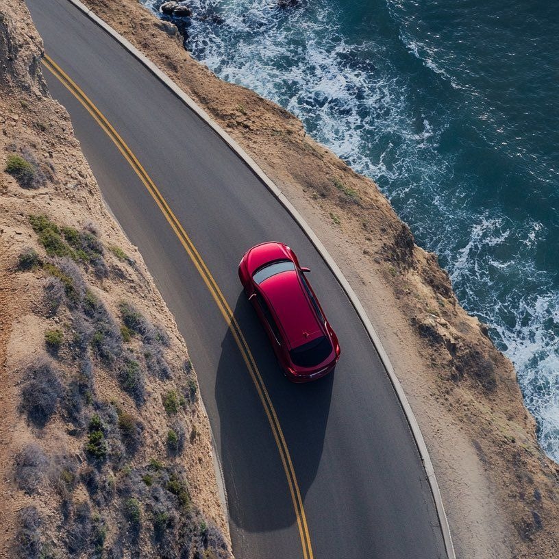 На автомобиле